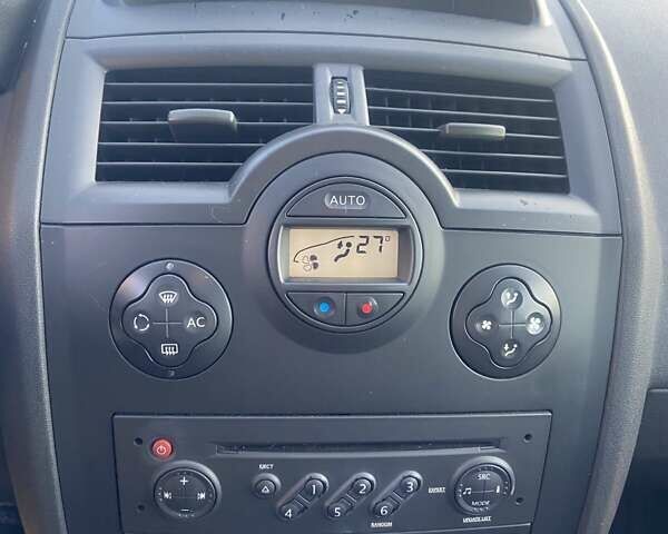 Сірий Рено Меган, об'ємом двигуна 1.6 л та пробігом 201 тис. км за 4780 $, фото 16 на Automoto.ua