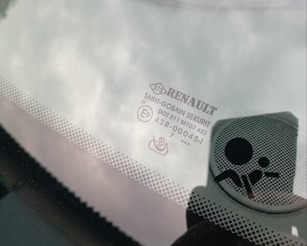 Серый Рено Меган, объемом двигателя 2 л и пробегом 201 тыс. км за 6200 $, фото 8 на Automoto.ua