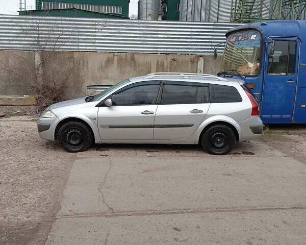 Серый Рено Меган, объемом двигателя 1.46 л и пробегом 400 тыс. км за 4200 $, фото 1 на Automoto.ua