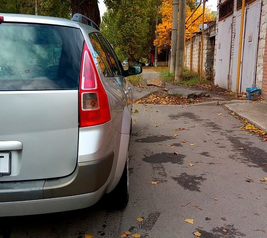Сірий Рено Меган, об'ємом двигуна 1.6 л та пробігом 185 тис. км за 5700 $, фото 2 на Automoto.ua