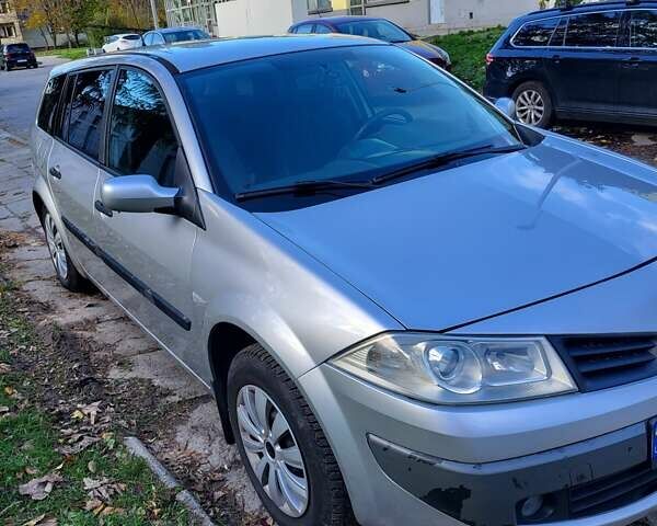 Рено Меган 2007 в Сумах на Automoto.ua Серый Рено Меган, объемом двигателя 1.4 л и пробегом 228 тыс. км за 3300 $, фото 1 на Automoto.ua