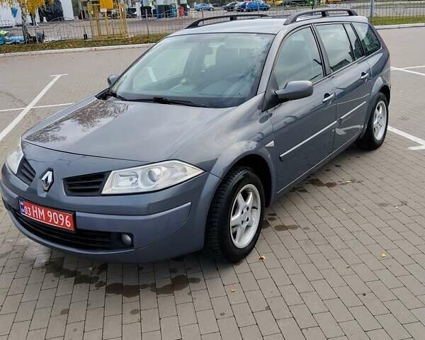 Рено Меган 2007 в Сумах на Automoto.ua Серый Рено Меган, объемом двигателя 1.6 л и пробегом 208 тыс. км за 5400 $, фото 1 на Automoto.ua