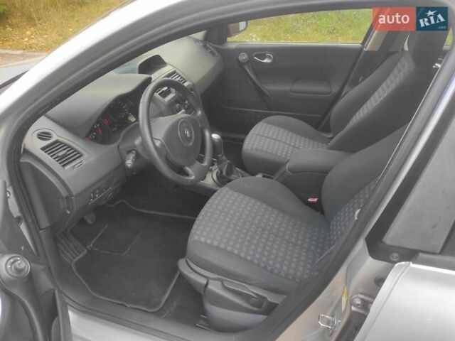 Серый Рено Меган, объемом двигателя 1.6 л и пробегом 206 тыс. км за 5390 $, фото 9 на Automoto.ua