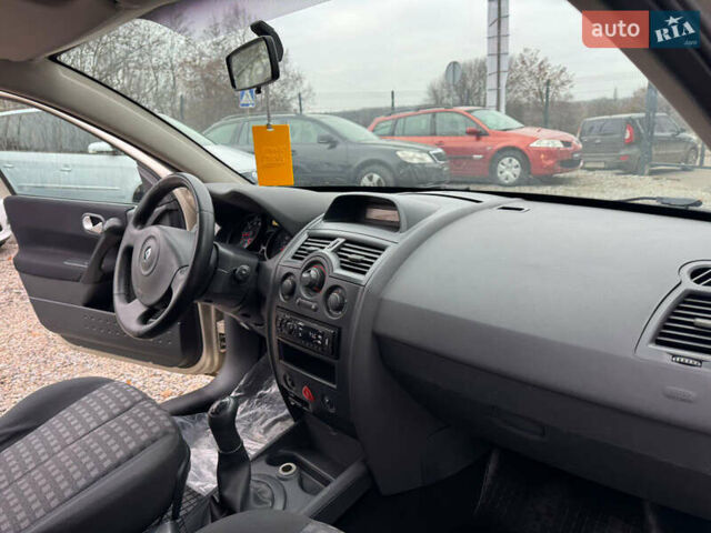 Серый Рено Меган, объемом двигателя 1.6 л и пробегом 236 тыс. км за 5200 $, фото 24 на Automoto.ua