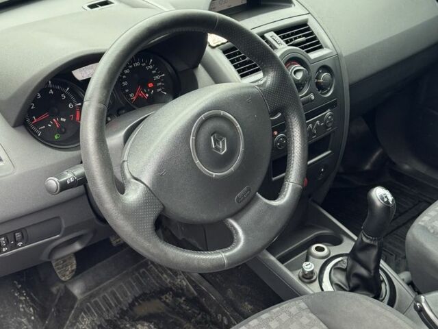 Сірий Рено Меган, об'ємом двигуна 1.4 л та пробігом 230 тис. км за 4450 $, фото 5 на Automoto.ua