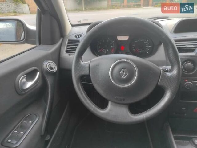 Серый Рено Меган, объемом двигателя 1.6 л и пробегом 206 тыс. км за 5390 $, фото 15 на Automoto.ua