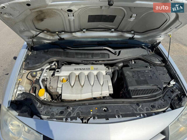 Рено Меган 2007 в Килие на Automoto.ua Серый Рено Меган, объемом двигателя 1.6 л и пробегом 241 тыс. км за 5000 $, фото 6 на Automoto.ua