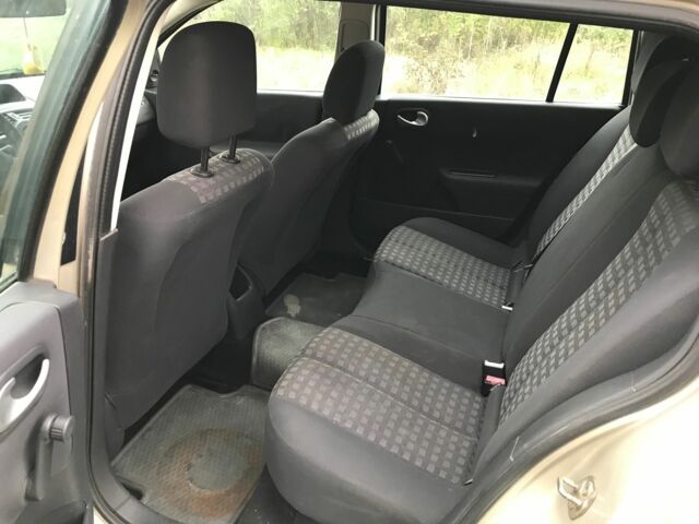 Рено Меган 2007 в Благовещенское (Ульяновка) на Automoto.ua Серый Рено Меган, объемом двигателя 1.6 л и пробегом 271 тыс. км за 1750 $, фото 3 на Automoto.ua