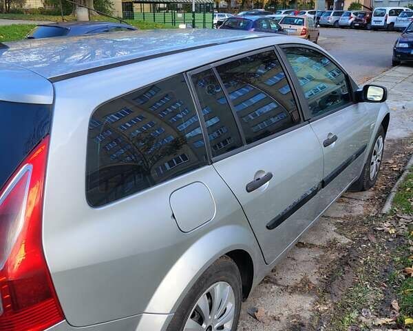 Рено Меган 2007 в Сумах на Automoto.ua Серый Рено Меган, объемом двигателя 1.4 л и пробегом 228 тыс. км за 3300 $, фото 3 на Automoto.ua