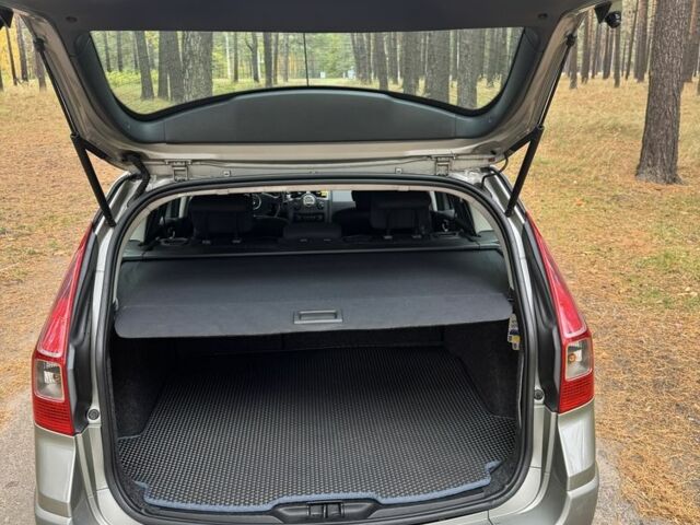 Рено Меган 2007 в Чернигове на Automoto.ua Серый Рено Меган, объемом двигателя 1.6 л и пробегом 178 тыс. км за 5500 $, фото 9 на Automoto.ua