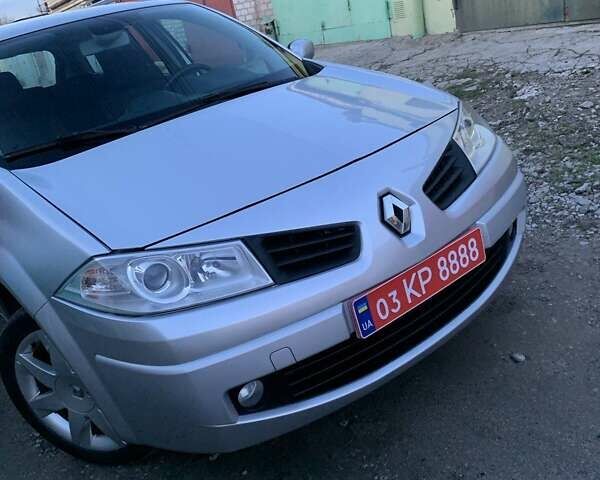 Серый Рено Меган, объемом двигателя 2 л и пробегом 162 тыс. км за 6299 $, фото 10 на Automoto.ua