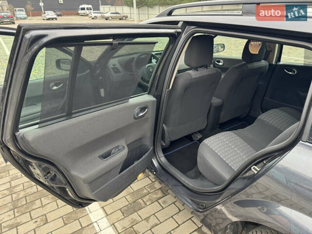 Серый Рено Меган, объемом двигателя 1.6 л и пробегом 193 тыс. км за 5000 $, фото 6 на Automoto.ua