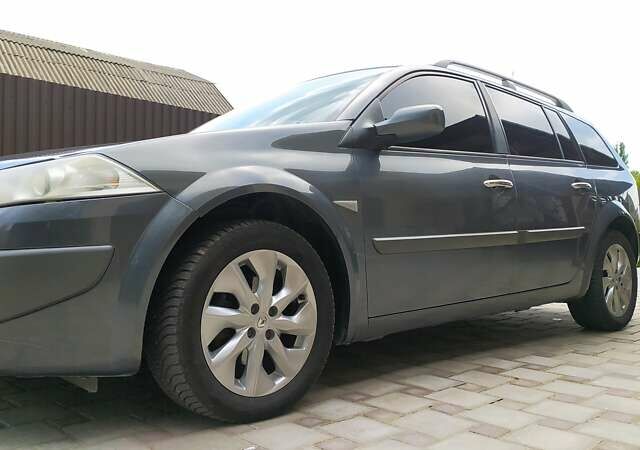 Серый Рено Меган, объемом двигателя 2 л и пробегом 288 тыс. км за 5500 $, фото 2 на Automoto.ua