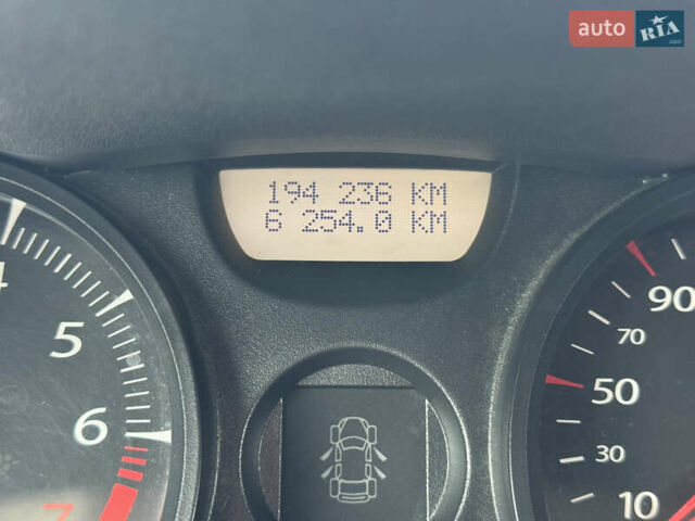 Серый Рено Меган, объемом двигателя 1.6 л и пробегом 193 тыс. км за 5000 $, фото 12 на Automoto.ua