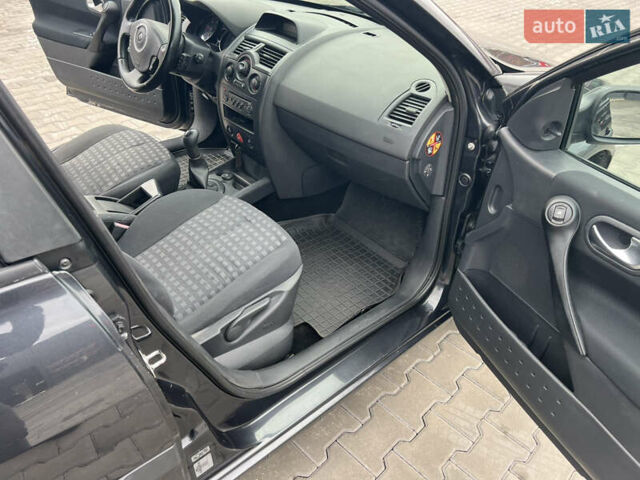 Рено Меган 2007 в Кривом Роге на Automoto.ua Серый Рено Меган, объемом двигателя 1.46 л и пробегом 290 тыс. км за 5500 $, фото 10 на Automoto.ua