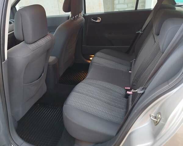 Серый Рено Меган, объемом двигателя 2 л и пробегом 162 тыс. км за 6299 $, фото 111 на Automoto.ua