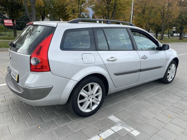 Серый Рено Меган, объемом двигателя 1.6 л и пробегом 196 тыс. км за 5500 $, фото 2 на Automoto.ua