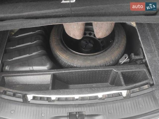 Серый Рено Меган, объемом двигателя 1.6 л и пробегом 206 тыс. км за 5390 $, фото 19 на Automoto.ua