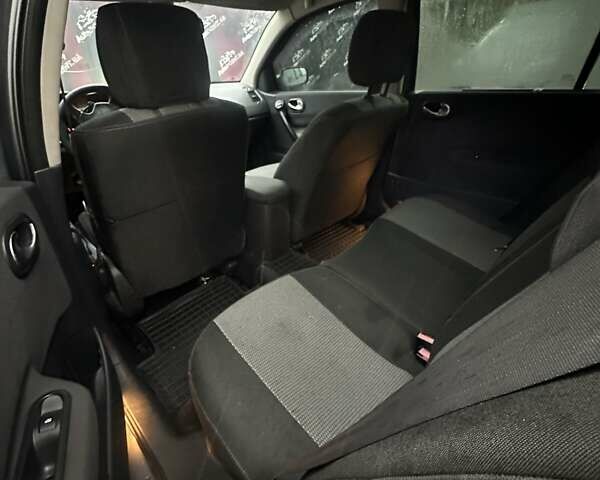 Серый Рено Меган, объемом двигателя 1.6 л и пробегом 248 тыс. км за 5500 $, фото 14 на Automoto.ua