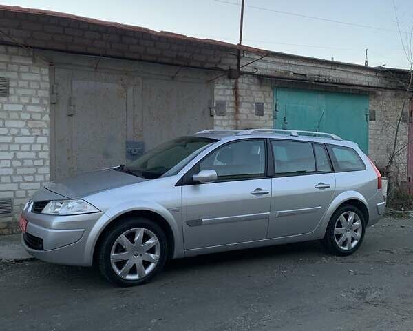 Серый Рено Меган, объемом двигателя 2 л и пробегом 162 тыс. км за 6299 $, фото 79 на Automoto.ua