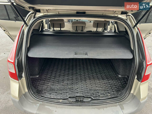 Серый Рено Меган, объемом двигателя 1.6 л и пробегом 281 тыс. км за 4800 $, фото 29 на Automoto.ua