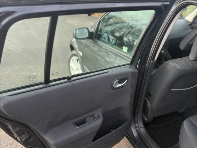 Серый Рено Меган, объемом двигателя 1.6 л и пробегом 215 тыс. км за 5400 $, фото 14 на Automoto.ua