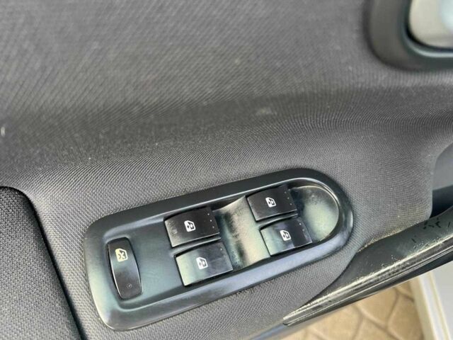 Серый Рено Меган, объемом двигателя 1.5 л и пробегом 342 тыс. км за 4690 $, фото 15 на Automoto.ua