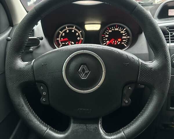 Серый Рено Меган, объемом двигателя 1.6 л и пробегом 248 тыс. км за 5500 $, фото 18 на Automoto.ua