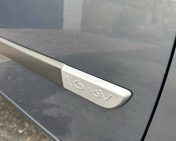 Серый Рено Меган, объемом двигателя 1.6 л и пробегом 174 тыс. км за 5550 $, фото 37 на Automoto.ua