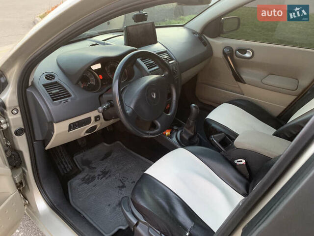 Серый Рено Меган, объемом двигателя 1.6 л и пробегом 281 тыс. км за 4500 $, фото 8 на Automoto.ua