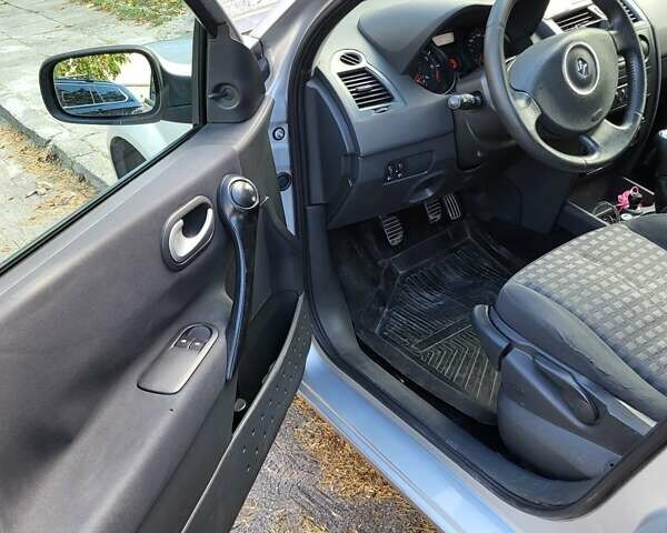 Рено Меган 2007 в Сумах на Automoto.ua Серый Рено Меган, объемом двигателя 1.4 л и пробегом 228 тыс. км за 3300 $, фото 9 на Automoto.ua