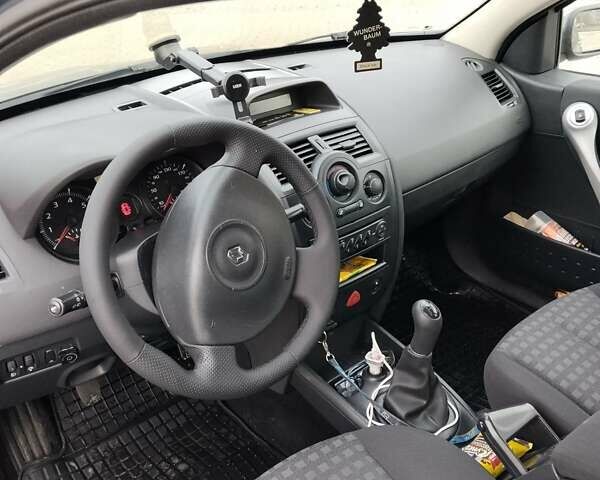 Рено Меган 2007 в Сумах на Automoto.ua Серый Рено Меган, объемом двигателя 1.6 л и пробегом 208 тыс. км за 5400 $, фото 32 на Automoto.ua