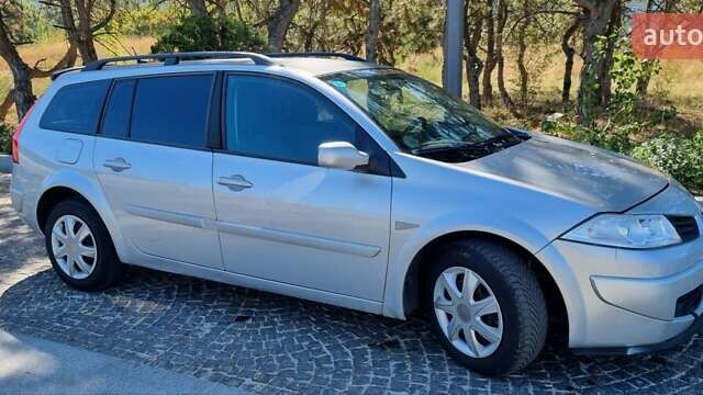 Рено Меган 2007 в Днепре (Днепропетровске) на Automoto.ua Серый Рено Меган, объемом двигателя 1.6 л и пробегом 212 тыс. км за 4750 $, фото 8 на Automoto.ua