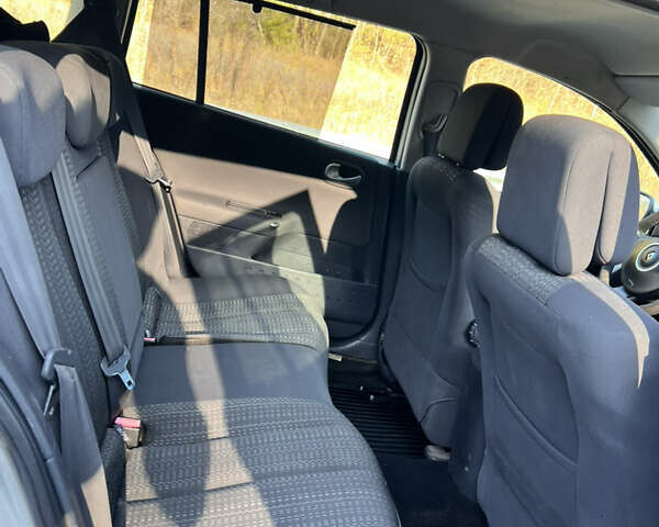 Серый Рено Меган, объемом двигателя 1.87 л и пробегом 300 тыс. км за 3600 $, фото 8 на Automoto.ua