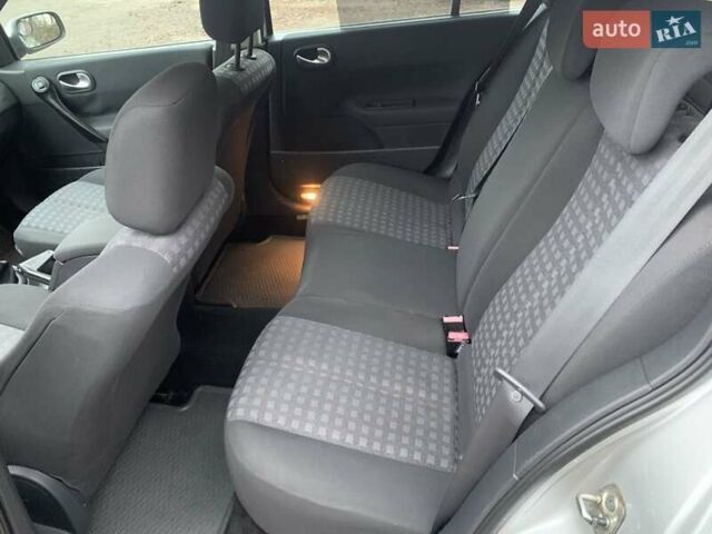 Сірий Рено Меган, об'ємом двигуна 1.6 л та пробігом 284 тис. км за 5700 $, фото 11 на Automoto.ua