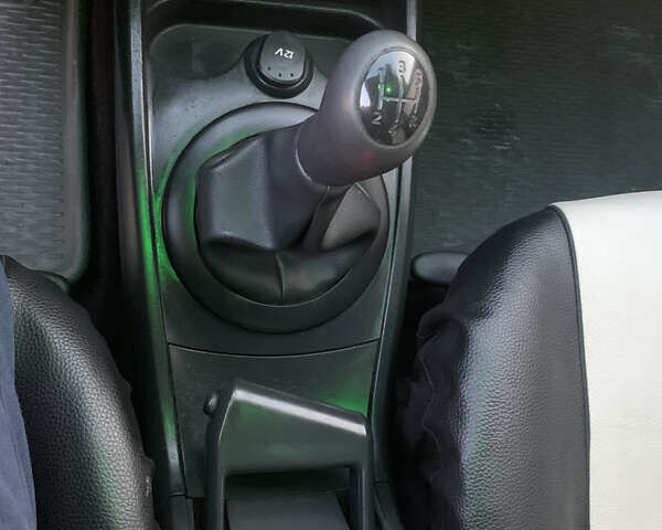 Серый Рено Меган, объемом двигателя 1.6 л и пробегом 281 тыс. км за 4500 $, фото 15 на Automoto.ua