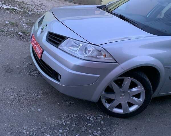 Серый Рено Меган, объемом двигателя 2 л и пробегом 162 тыс. км за 6299 $, фото 15 на Automoto.ua