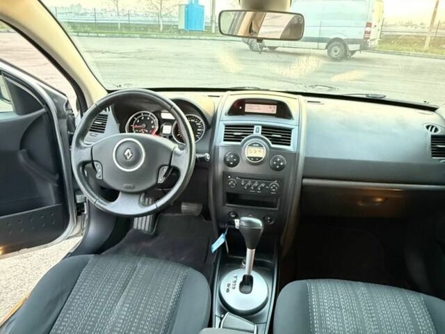 Серый Рено Меган, объемом двигателя 0 л и пробегом 169 тыс. км за 6500 $, фото 10 на Automoto.ua