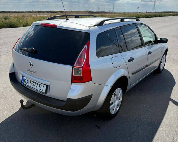 Рено Меган 2007 в Килие на Automoto.ua Серый Рено Меган, объемом двигателя 1.6 л и пробегом 241 тыс. км за 5000 $, фото 4 на Automoto.ua