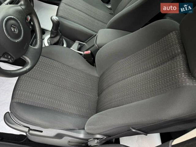 Сірий Рено Меган, об'ємом двигуна 1.6 л та пробігом 106 тис. км за 5999 $, фото 55 на Automoto.ua