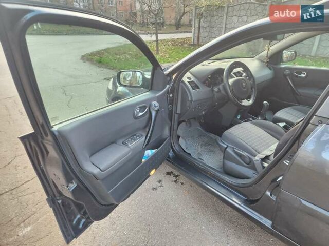 Серый Рено Меган, объемом двигателя 1.6 л и пробегом 248 тыс. км за 5300 $, фото 11 на Automoto.ua