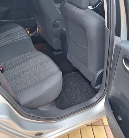 Сірий Рено Меган, об'ємом двигуна 1.6 л та пробігом 74 тис. км за 6800 $, фото 13 на Automoto.ua