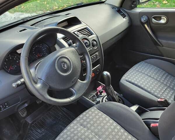 Рено Меган 2007 в Сумах на Automoto.ua Серый Рено Меган, объемом двигателя 1.4 л и пробегом 228 тыс. км за 3300 $, фото 8 на Automoto.ua