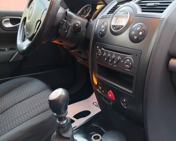 Серый Рено Меган, объемом двигателя 2 л и пробегом 162 тыс. км за 6299 $, фото 116 на Automoto.ua