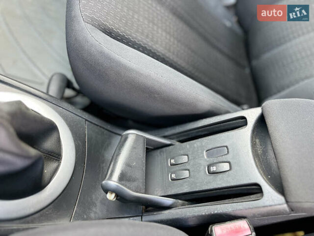 Серый Рено Меган, объемом двигателя 1.6 л и пробегом 217 тыс. км за 4750 $, фото 25 на Automoto.ua