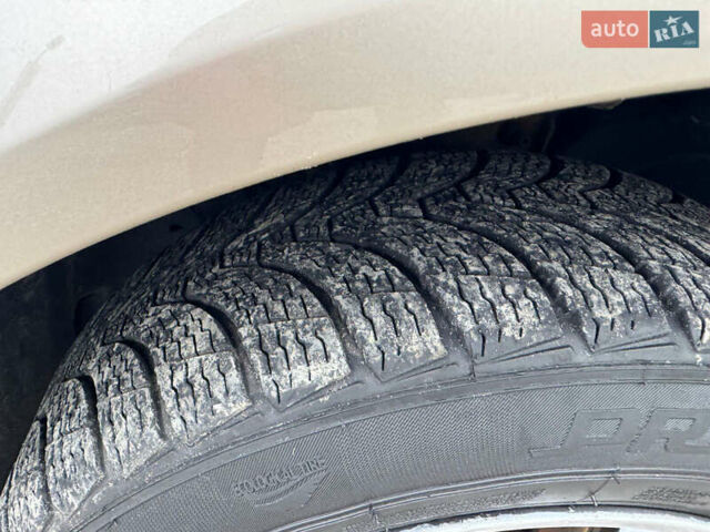 Серый Рено Меган, объемом двигателя 1.6 л и пробегом 236 тыс. км за 5200 $, фото 27 на Automoto.ua