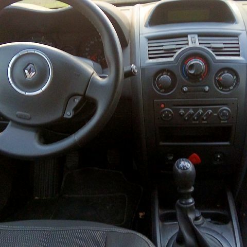 Сірий Рено Меган, об'ємом двигуна 2 л та пробігом 290 тис. км за 4500 $, фото 4 на Automoto.ua