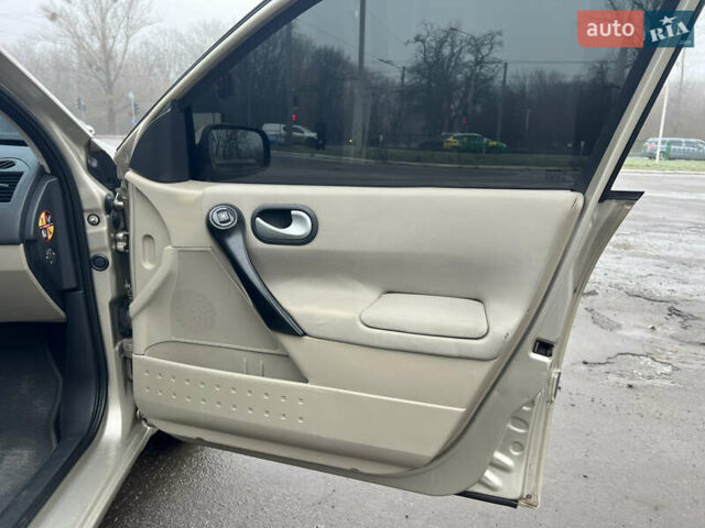 Серый Рено Меган, объемом двигателя 1.6 л и пробегом 281 тыс. км за 4800 $, фото 24 на Automoto.ua