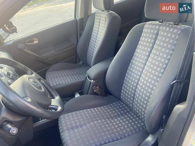 Сірий Рено Меган, об'ємом двигуна 1.6 л та пробігом 201 тис. км за 4780 $, фото 18 на Automoto.ua