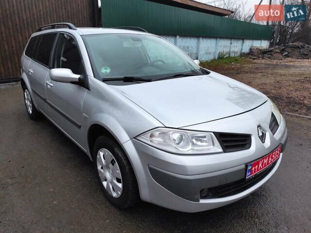 Серый Рено Меган, объемом двигателя 1.6 л и пробегом 199 тыс. км за 5490 $, фото 2 на Automoto.ua